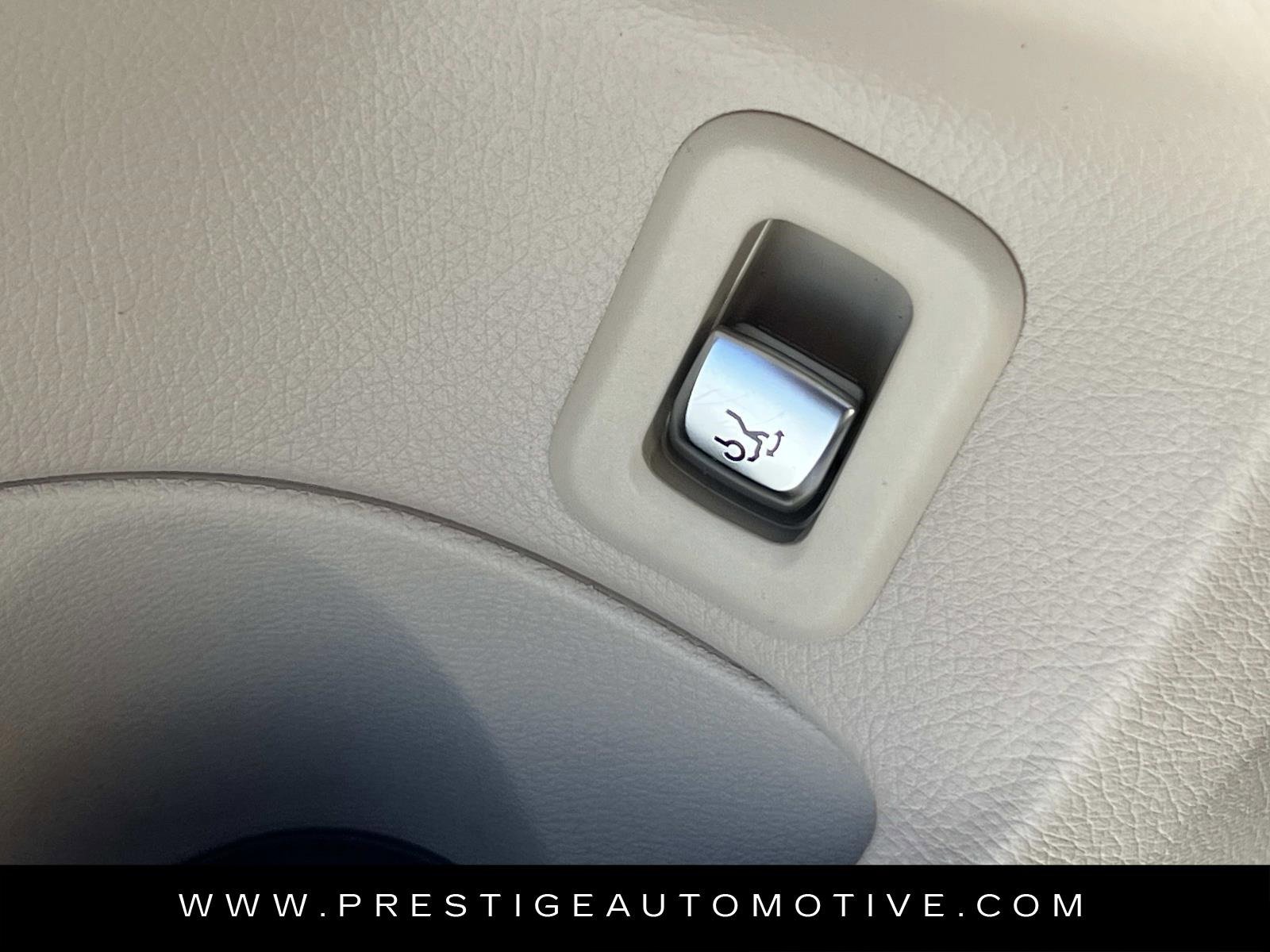 Used 2019 Mercedes-Benz C 300 4MATIC Sedan image 23