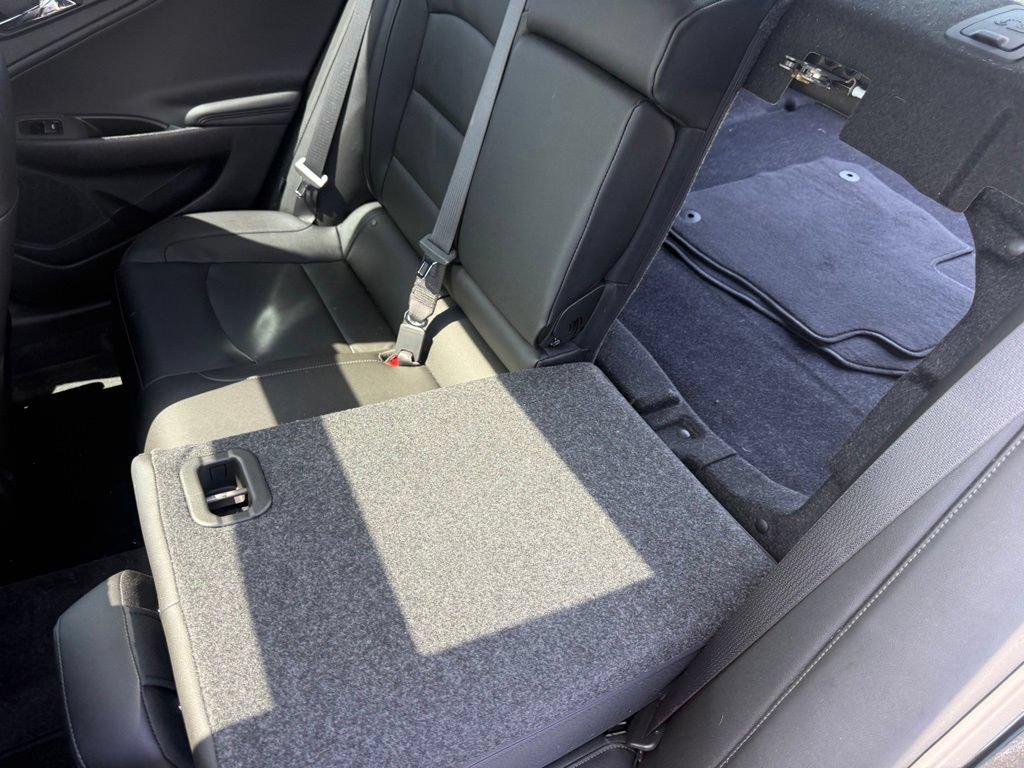 Used 2019 Chevrolet Malibu LT w/ Leather Package FWD image 37