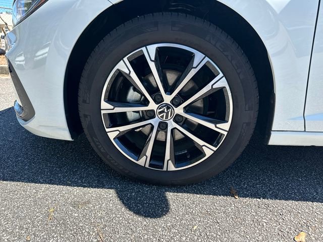 Used 2025 Volkswagen Jetta Sport image 27