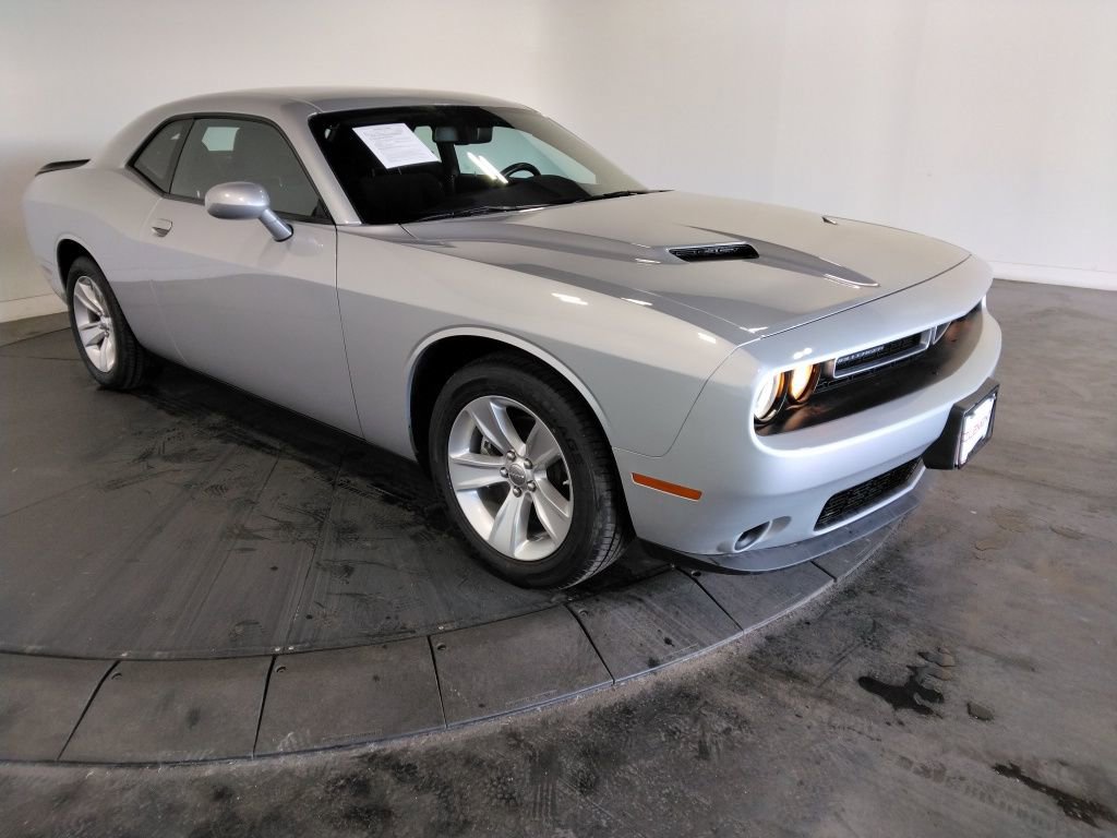 Used 2023 Dodge Challenger SXT image 4