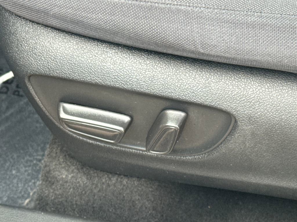 Used 2024 Toyota Highlander LE image 48