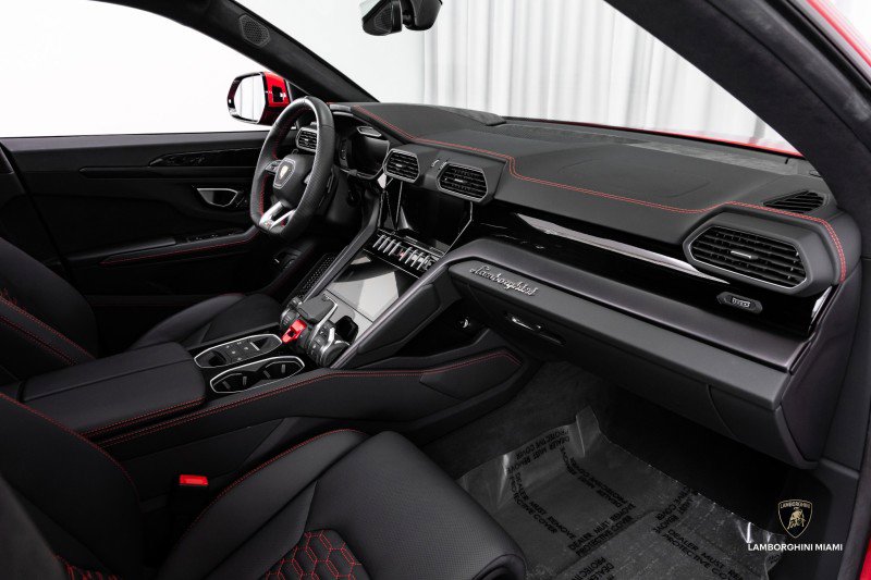 Used 2024 Lamborghini Urus S image 45