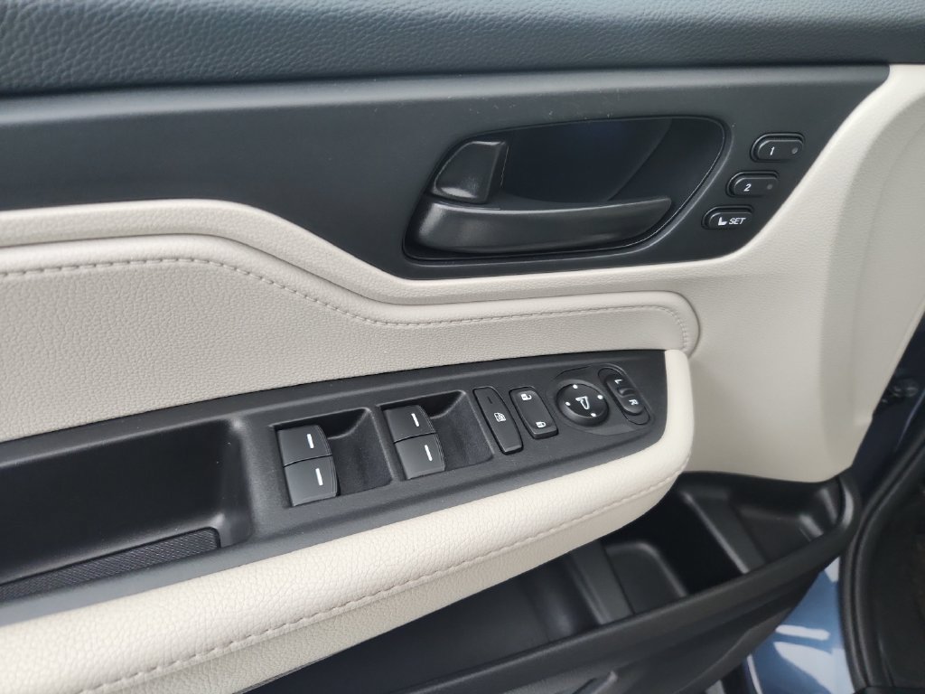 Used 2025 Honda Odyssey EX-L image 14