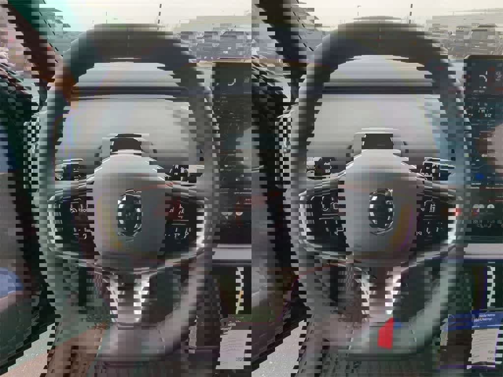 Used 2025 Volvo EX30 Plus w/ Protection Package Premier image 21