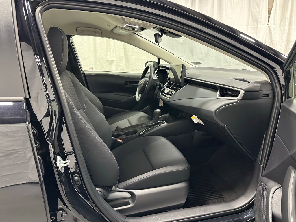 Used 2025 Toyota Corolla LE image 54