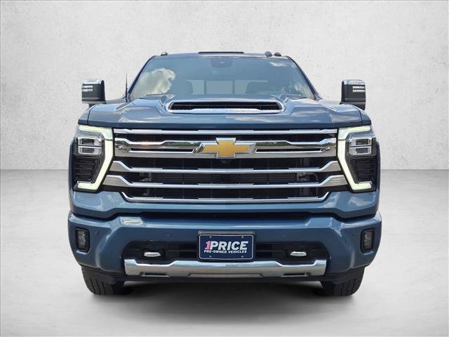 Used 2025 Chevrolet Silverado 3500 High Country w/ High Country Premium Package AWD/4WD image 2