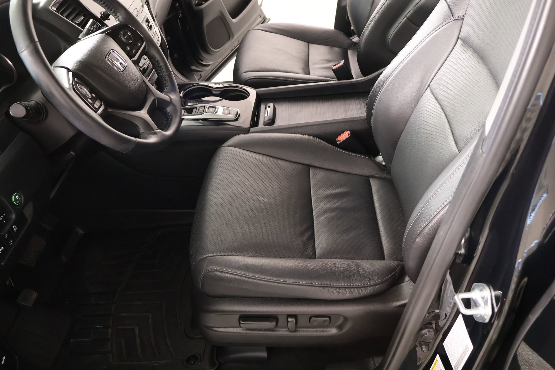 Used 2022 Honda Pilot Elite image 11