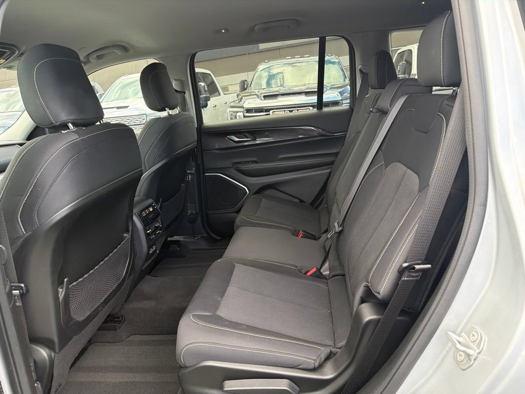Used 2022 Jeep Grand Cherokee L Laredo w/ Luxury Tech Group I AWD/4WD image 9