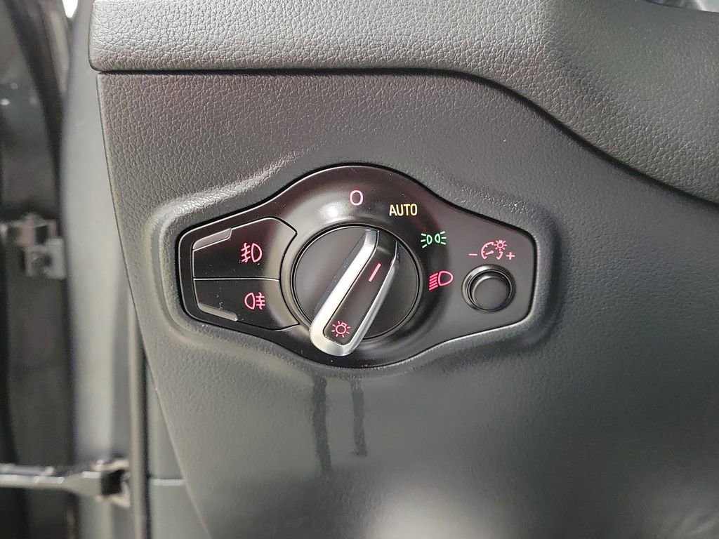 Used 2016 Audi SQ5 Premium Plus w/ Technology Package image 33