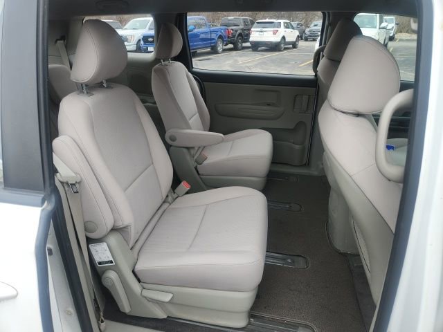 Used 2019 Kia Sedona L image 12