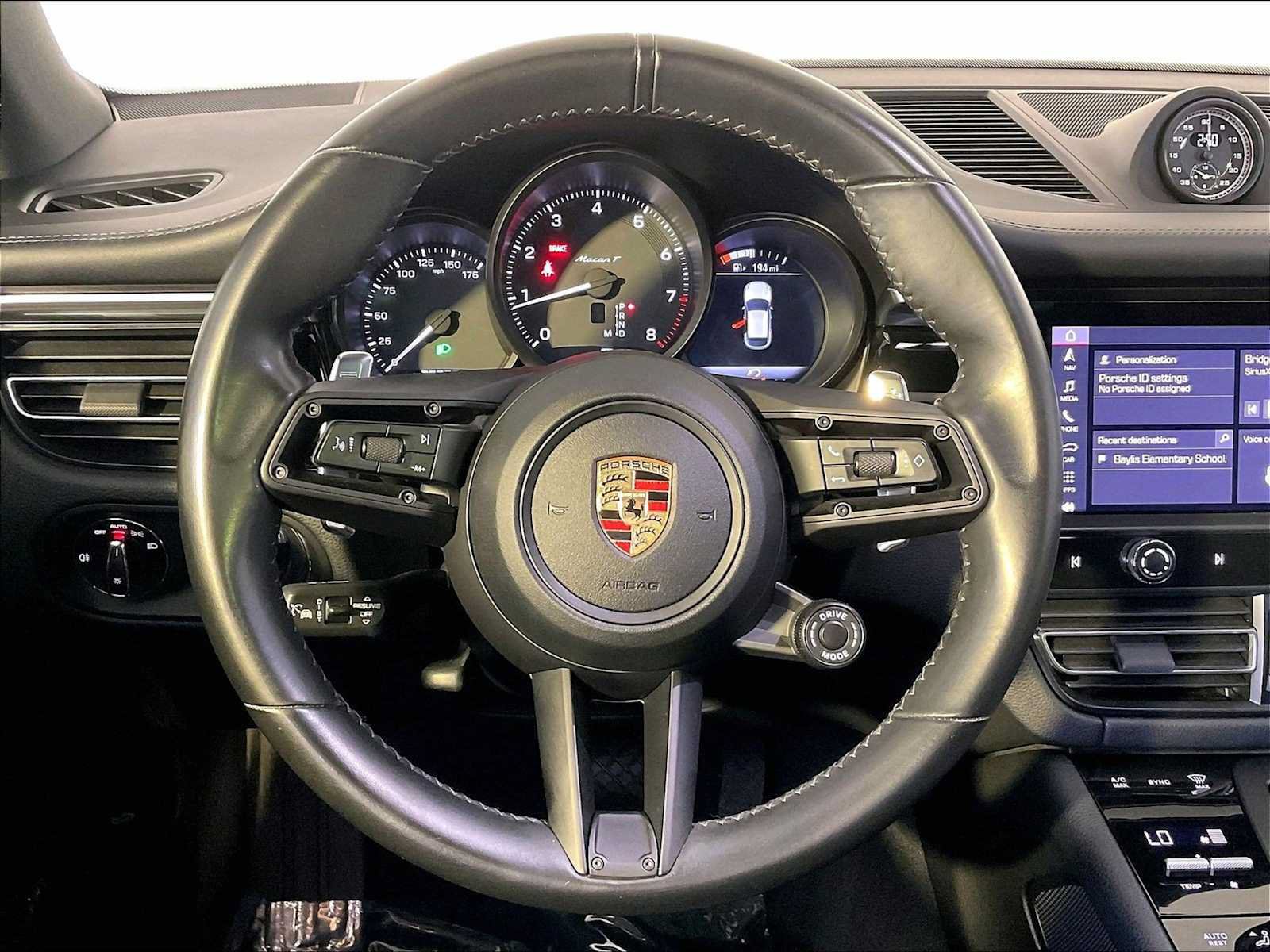 Certified 2023 Porsche Macan AWD/4WD image 15