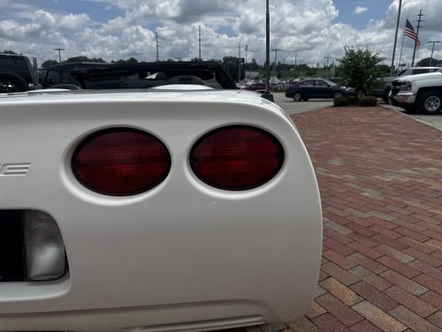 Used 2003 Chevrolet Corvette Convertible RWD image 27