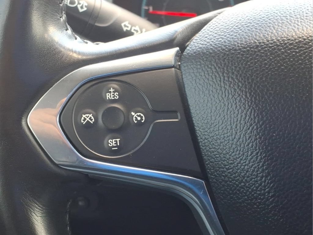 Used 2019 Chevrolet Traverse LT FWD image 25