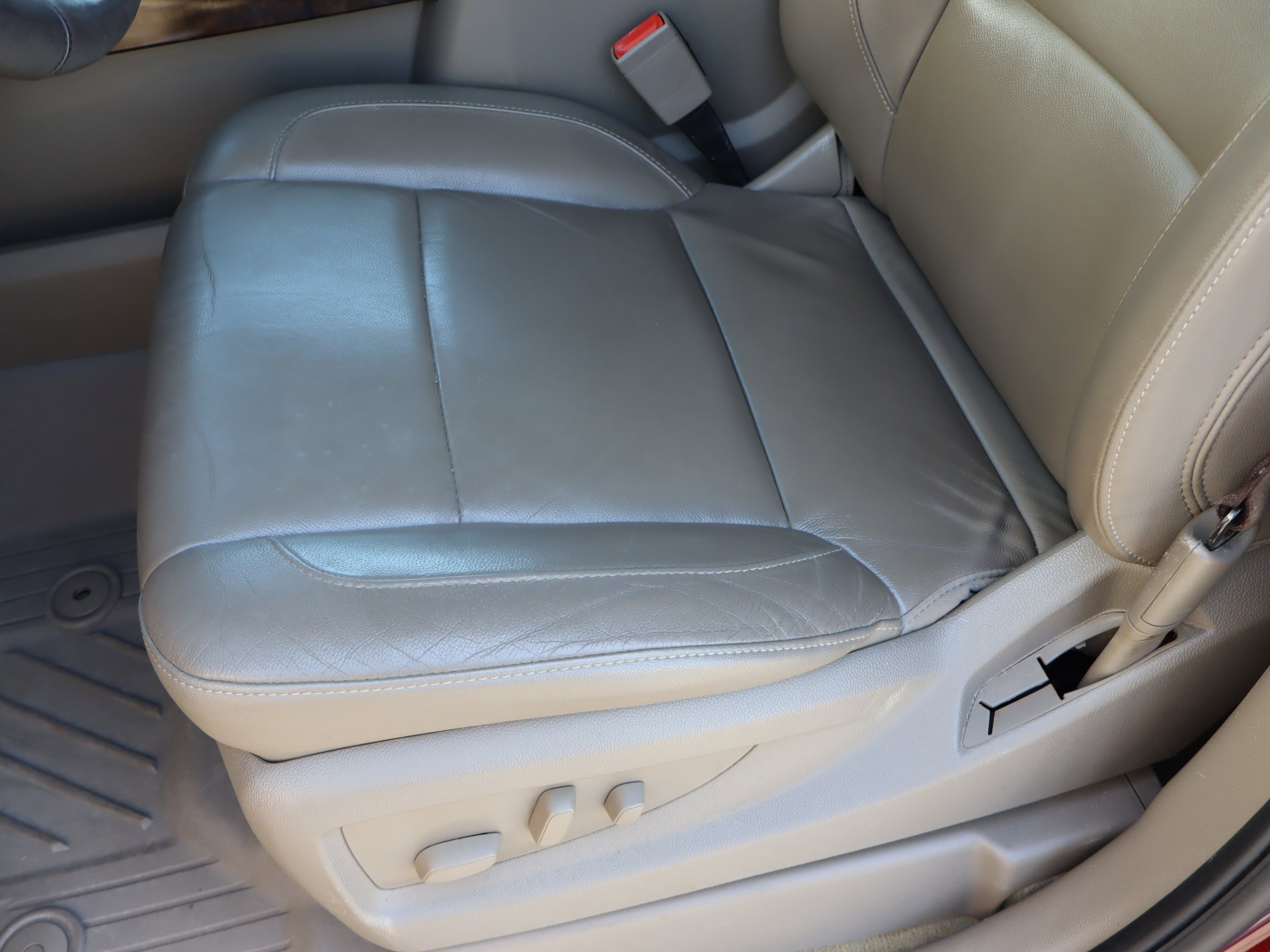 Used 2017 Chevrolet Suburban LT AWD/4WD image 20