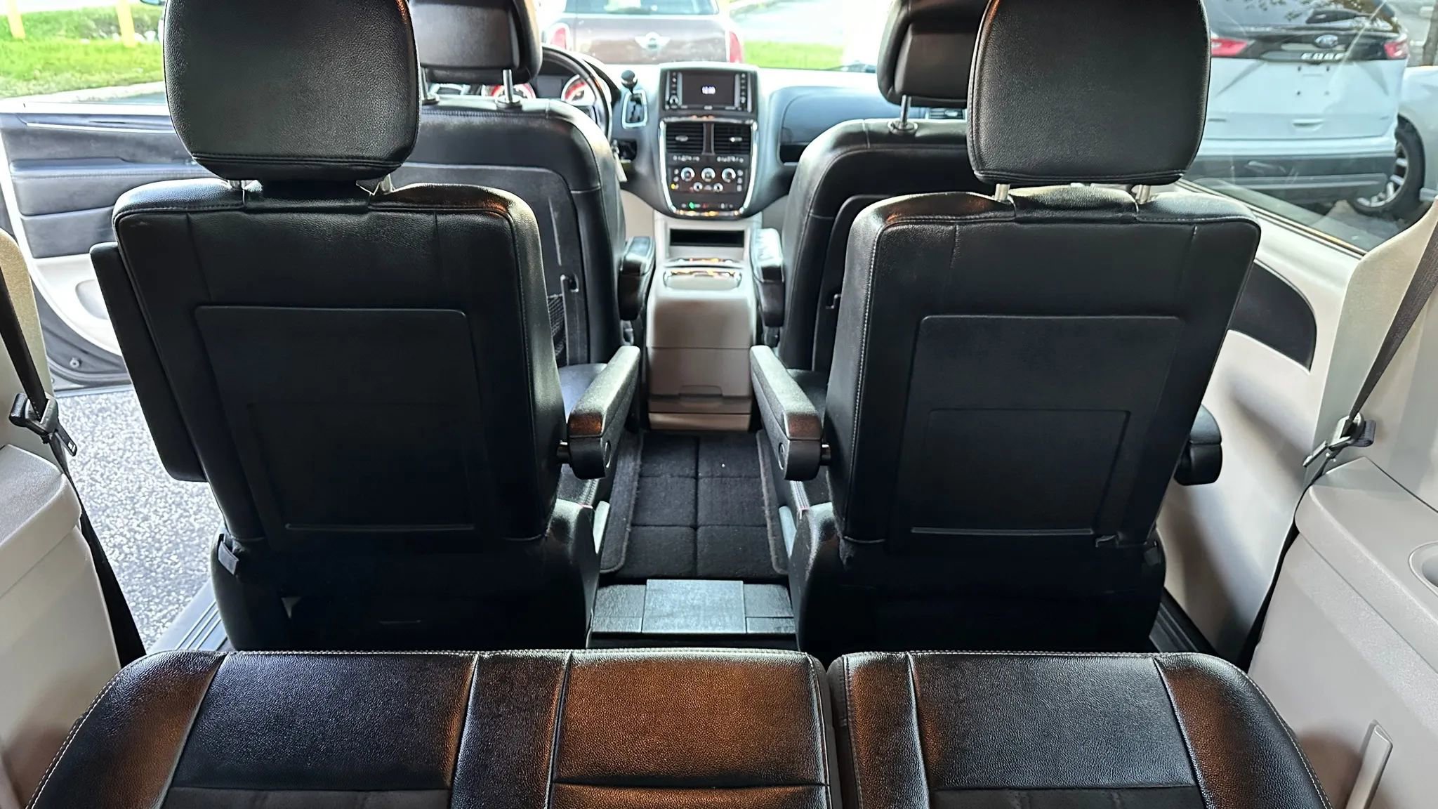 Used 2019 Dodge Grand Caravan SXT image 21