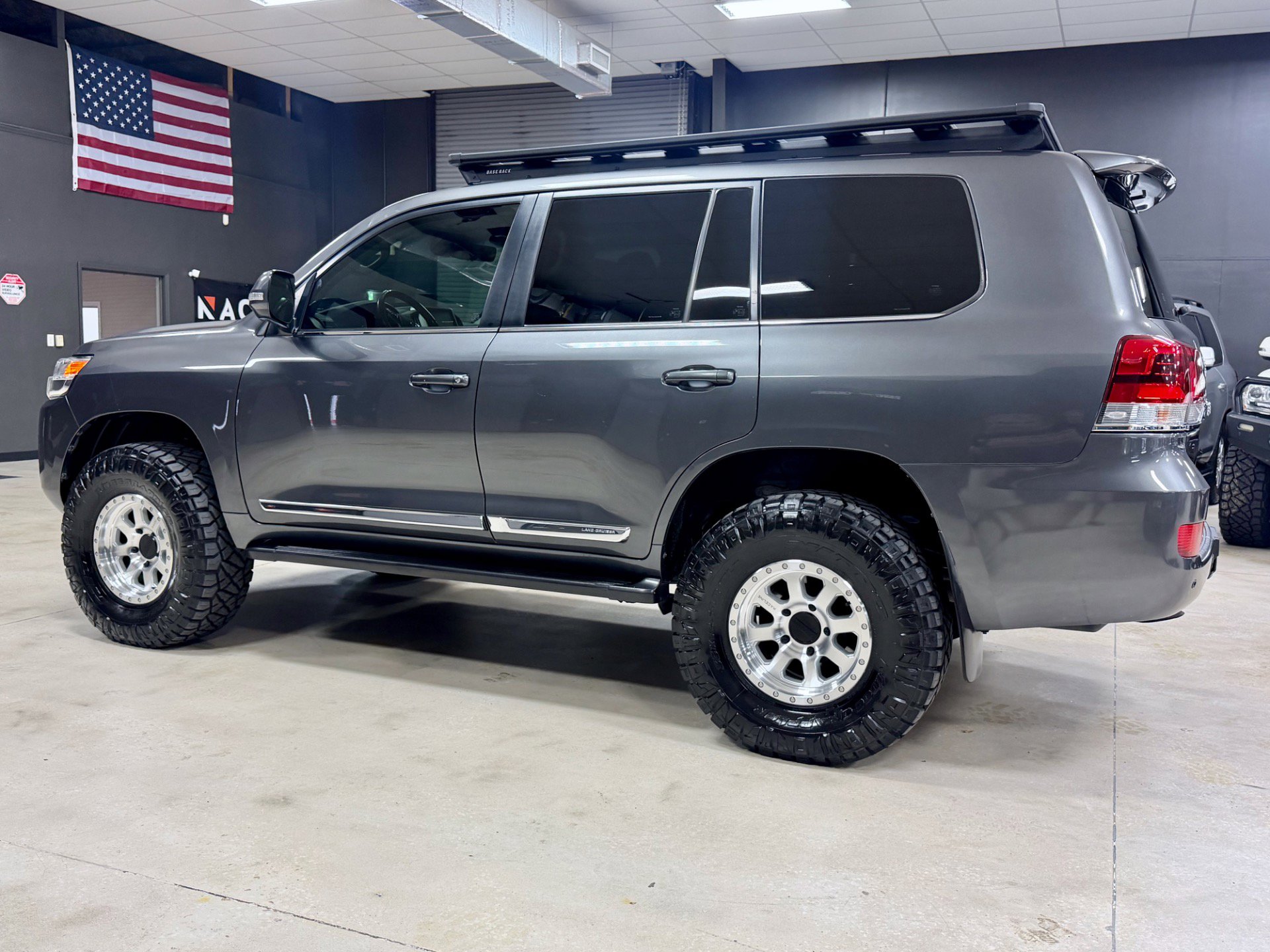 Used 2016 Toyota Land Cruiser AWD/4WD image 10