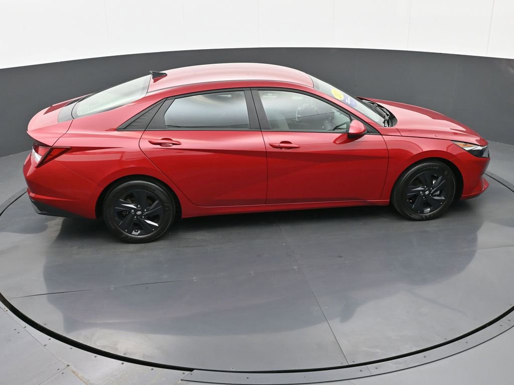 Certified 2022 Hyundai Elantra SEL image 27