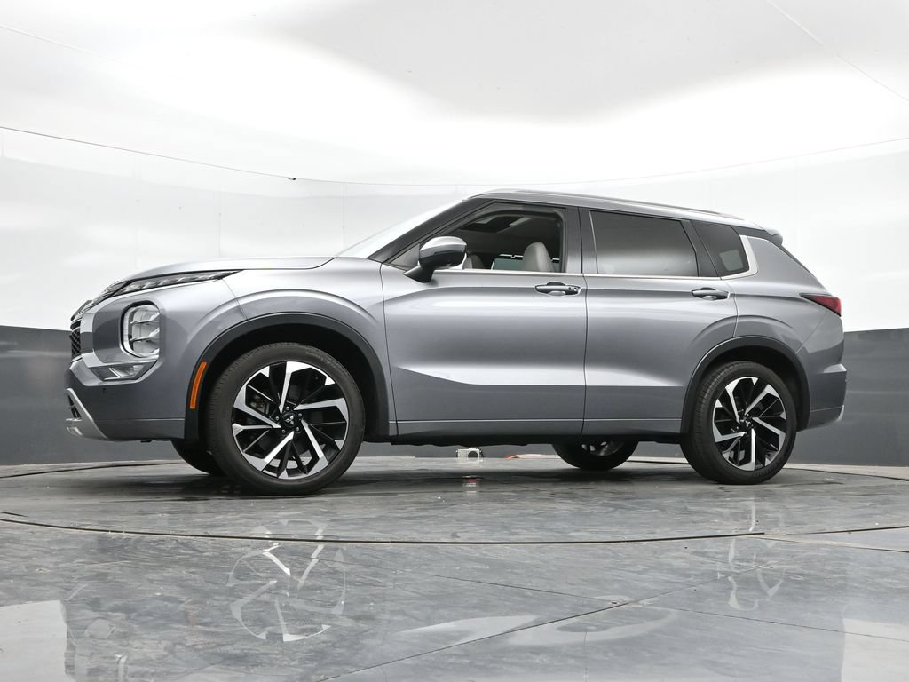 Used 2023 Mitsubishi Outlander SEL AWD/4WD image 45