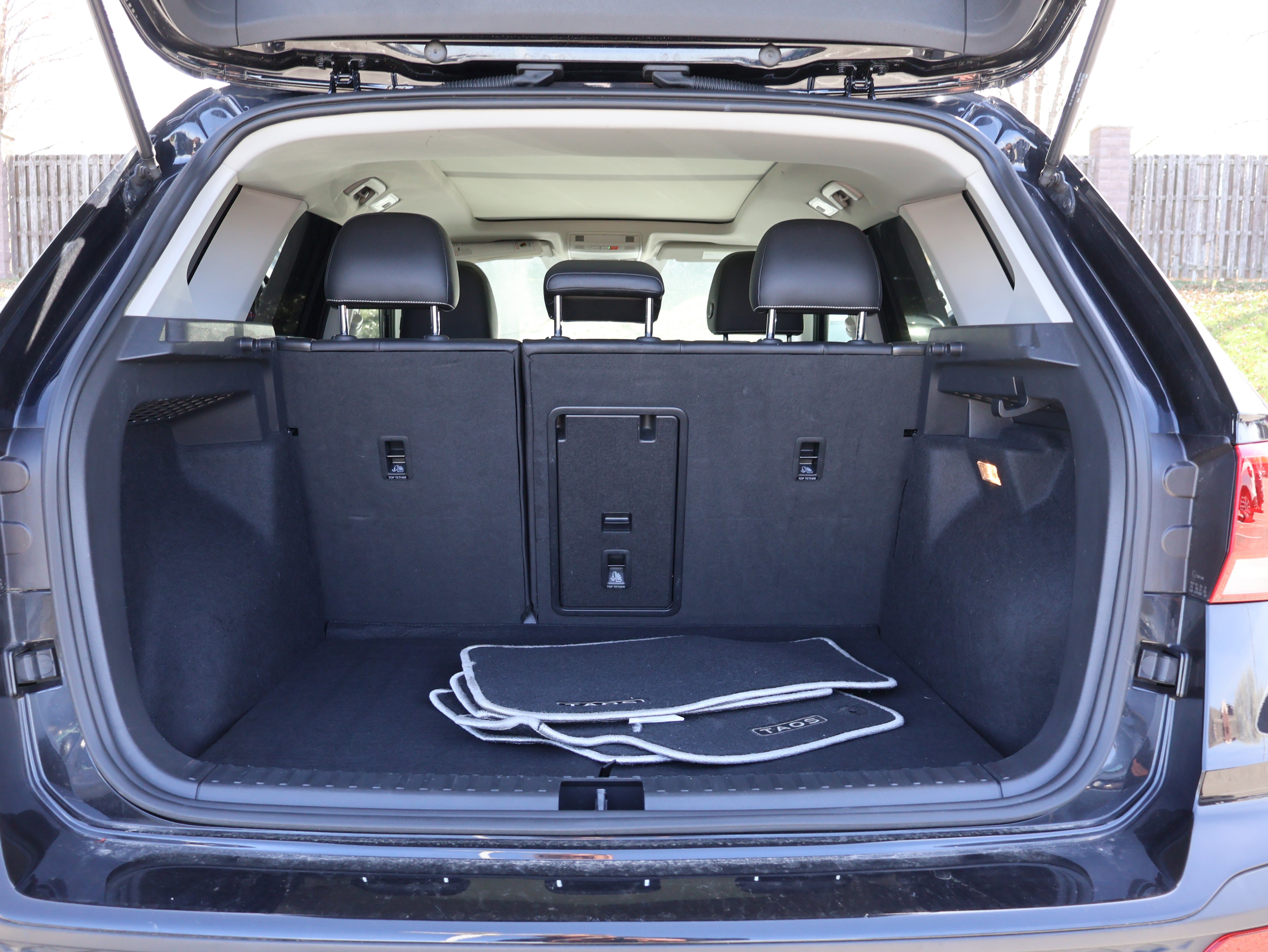 Used 2023 Volkswagen Taos SEL image 21