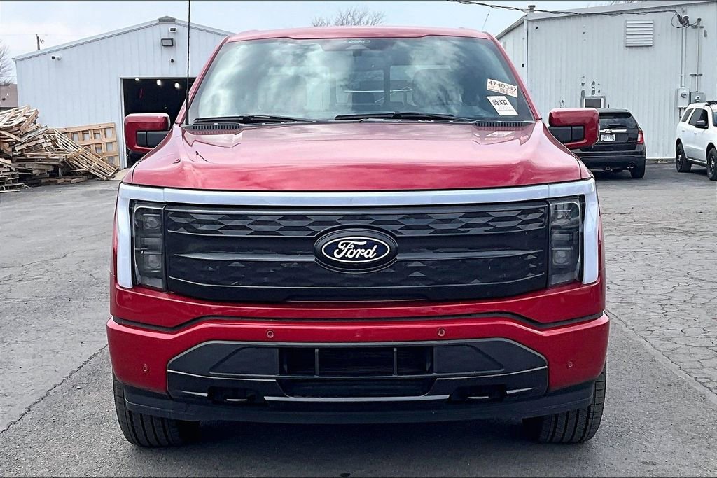 Used 2025 Ford F150 Lightning Platinum image 7