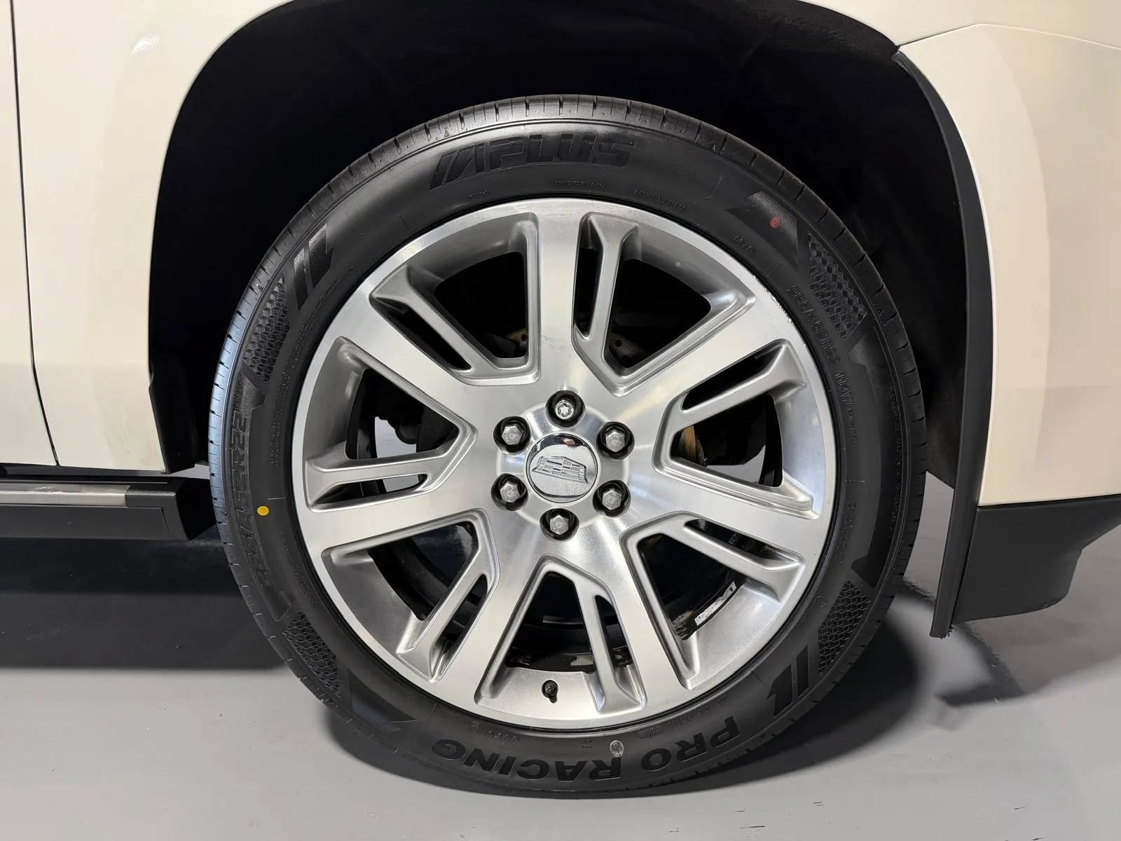 Used 2015 Cadillac Escalade Premium AWD/4WD image 9