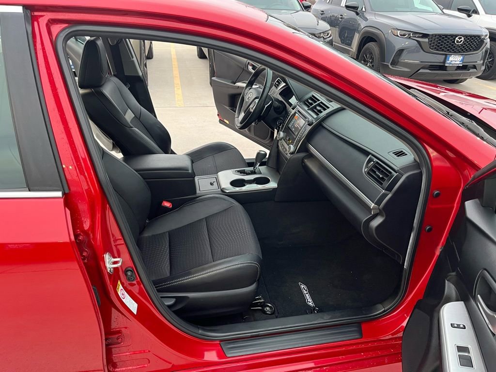 Used 2012 Toyota Camry SE image 16