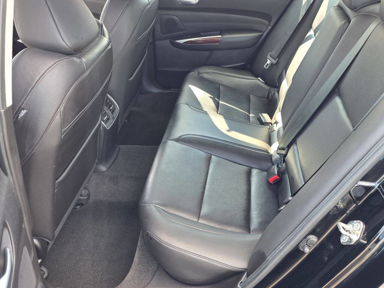 Used 2015 Acura TLX w/ Technology Package image 12