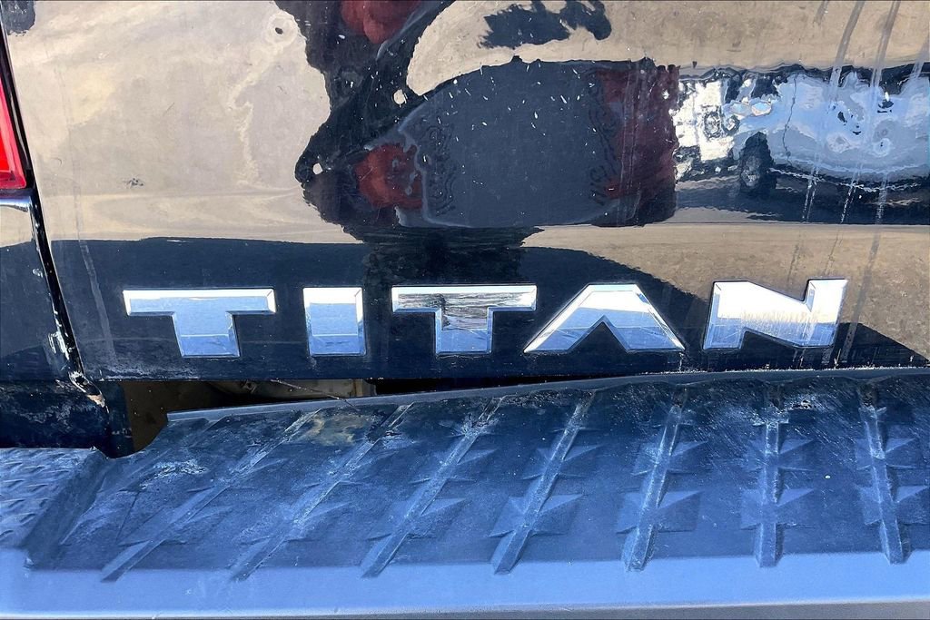 Used 2020 Nissan Titan SV w/ SV Convenience Package image 4