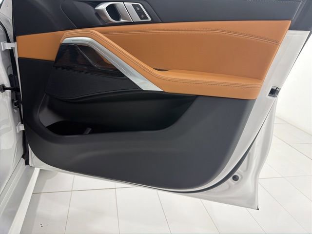 Certified 2024 BMW X6 xDrive40i w/ Parking Assistance Package image 18