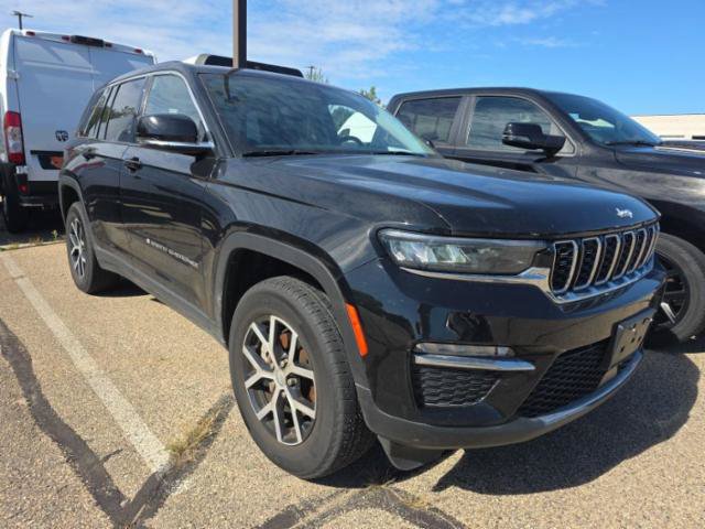Used 2023 Jeep Grand Cherokee Limited AWD/4WD image 2