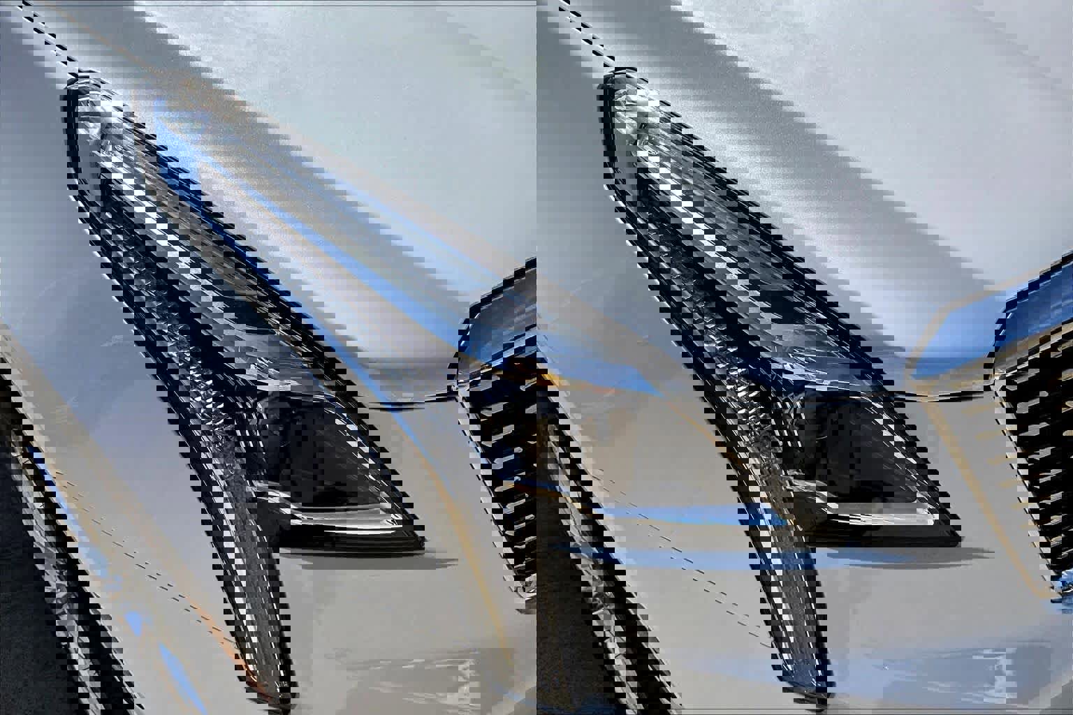 Used 2025 Cadillac XT5 Luxury w/ LPO, Floor Liner Package image 28