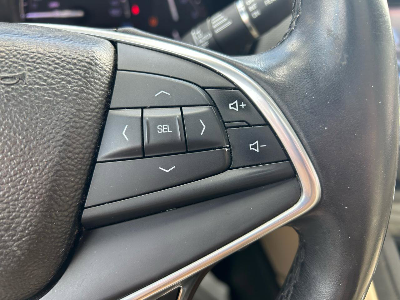Used 2017 Cadillac XT5 Luxury w/ Driver Awareness Package FWD image 20
