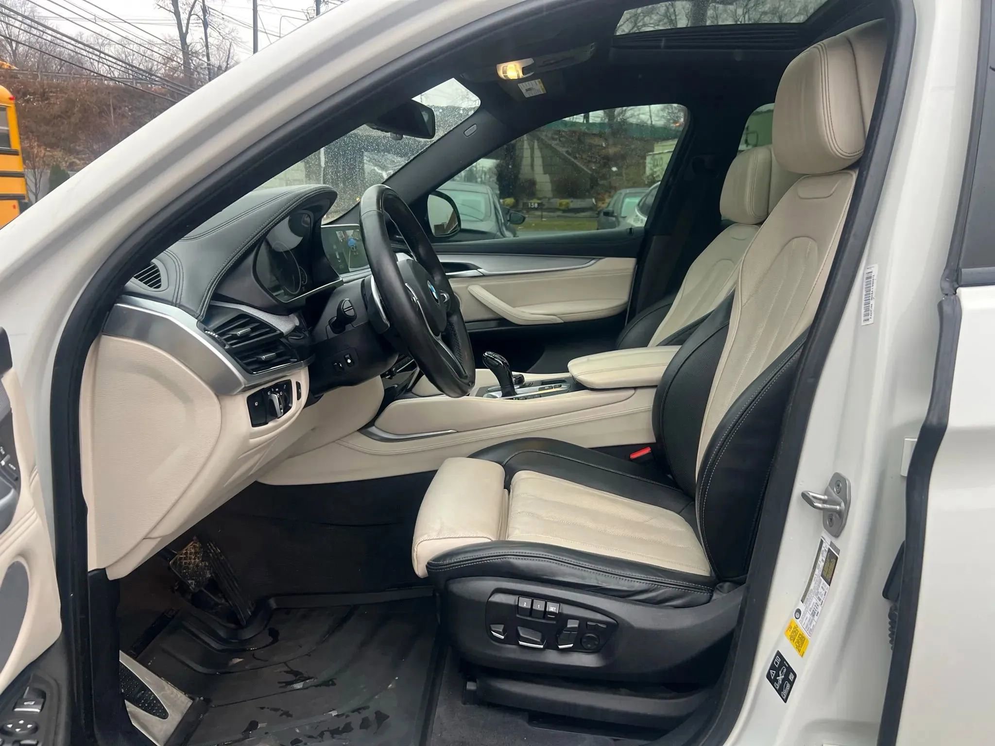 Used 2018 BMW X6 xDrive50i AWD/4WD image 31