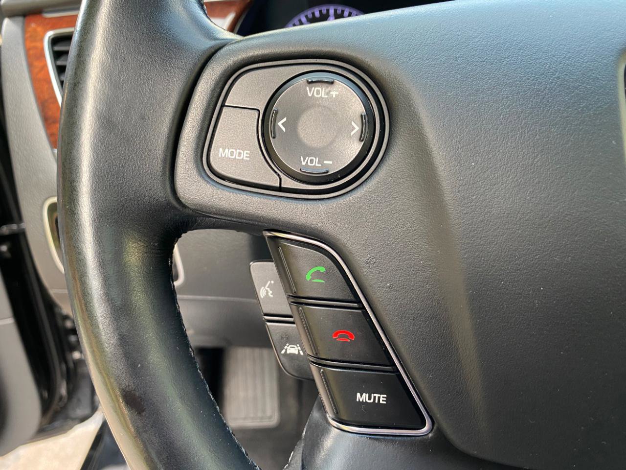 Used 2015 Hyundai Equus Signature image 56