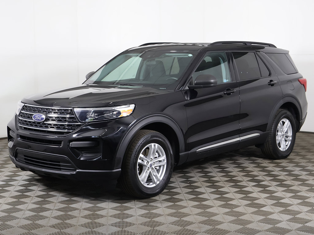 Used 2023 Ford Explorer XLT AWD/4WD image 7