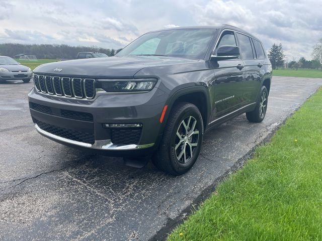 Used 2024 Jeep Grand Cherokee L Limited AWD/4WD image 6