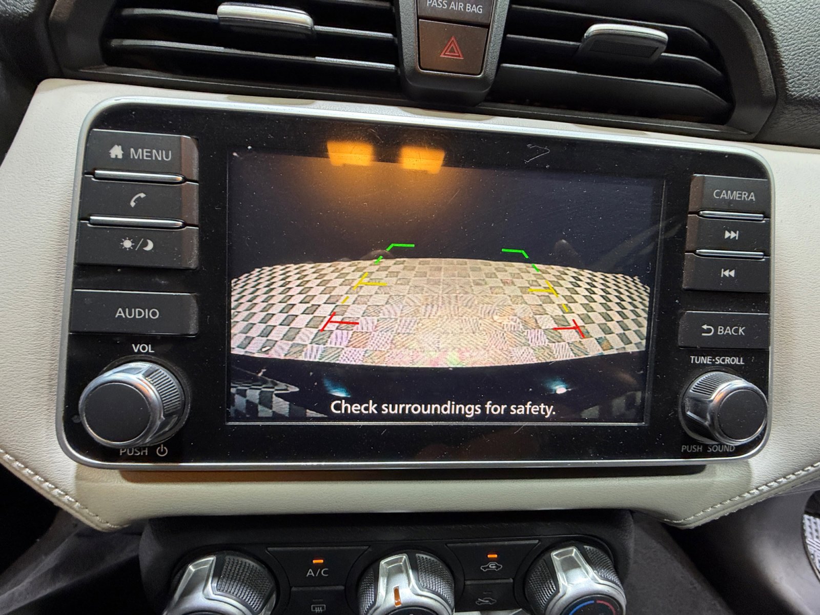 Used 2020 Nissan Versa SV image 29