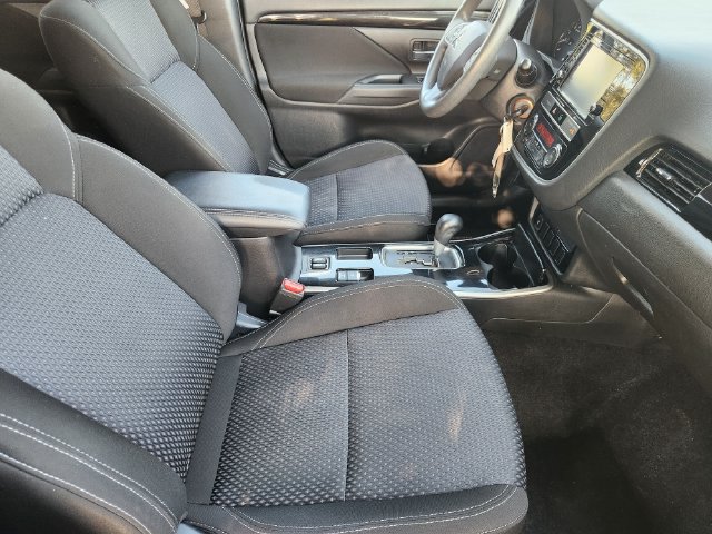 Used 2019 Mitsubishi Outlander ES FWD image 13