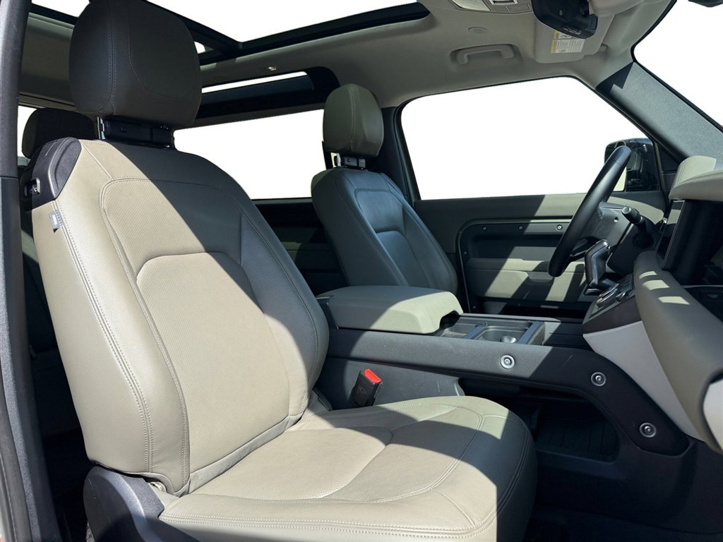 Used 2023 Land Rover Defender 90 S image 20