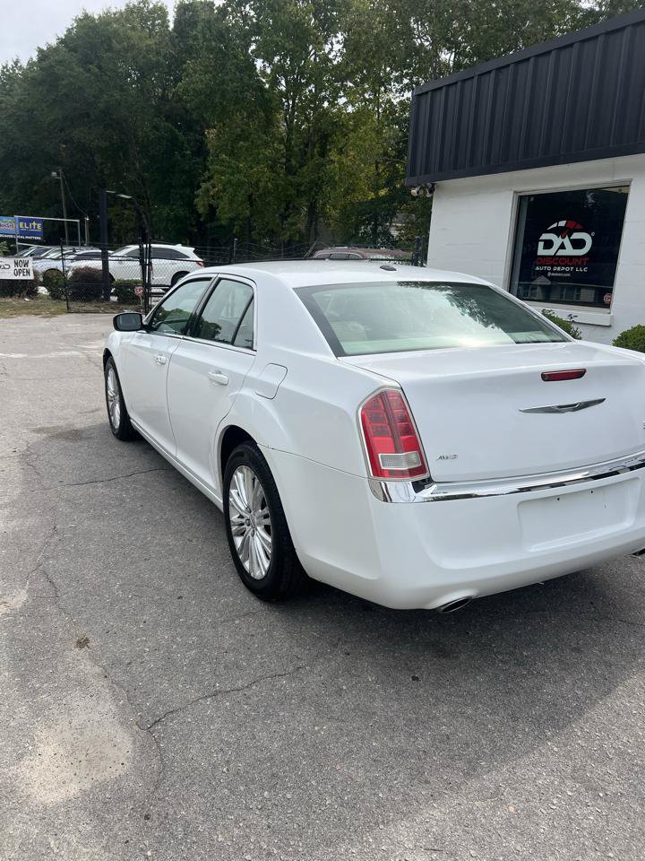Used 2013 Chrysler 300 AWD w/ Driver Convenience Group image 6