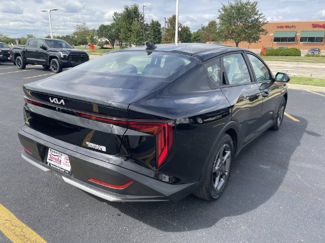 Used 2025 Kia K4 FWD image 33