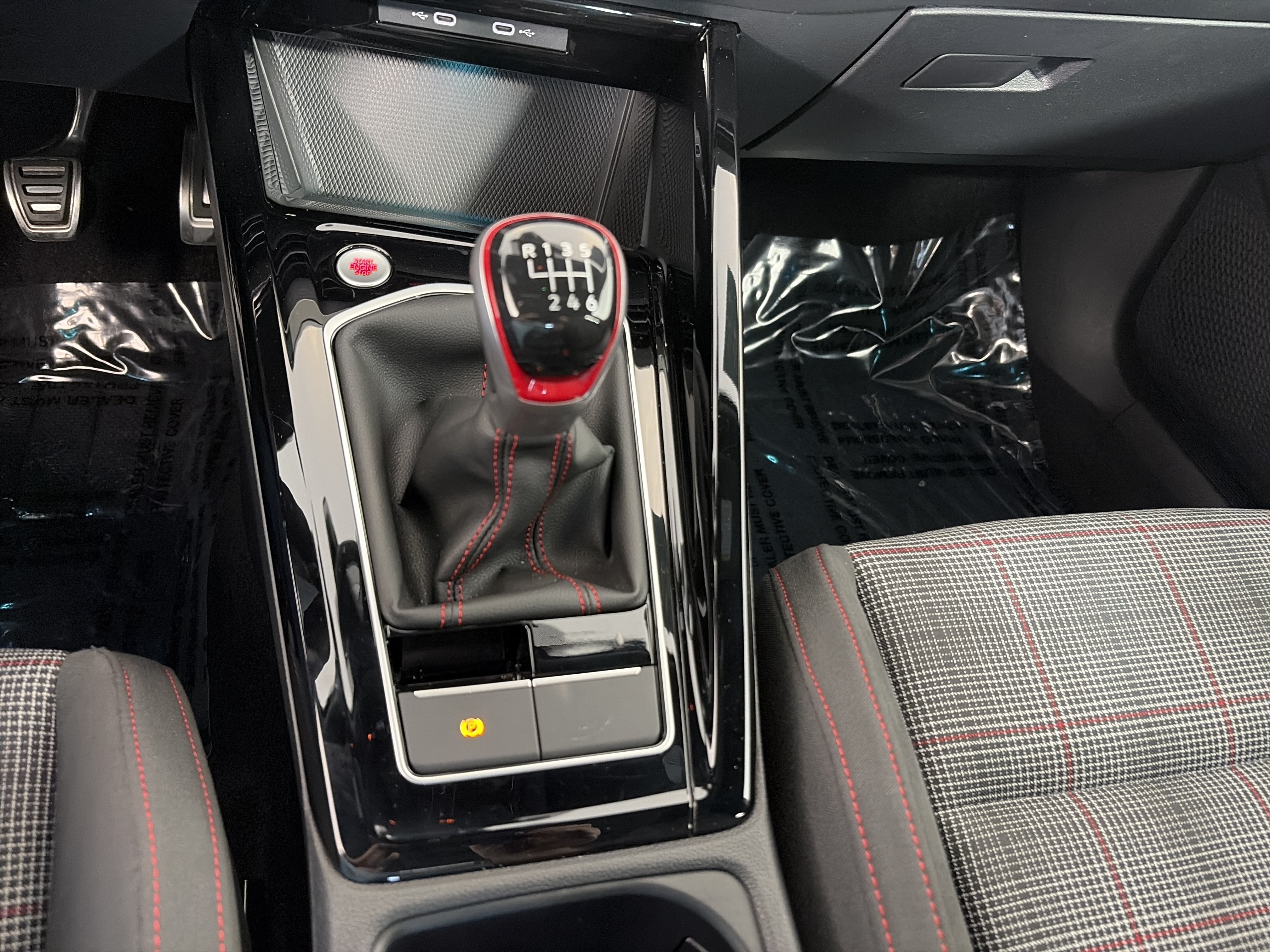 Used 2024 Volkswagen GTI SE FWD image 29