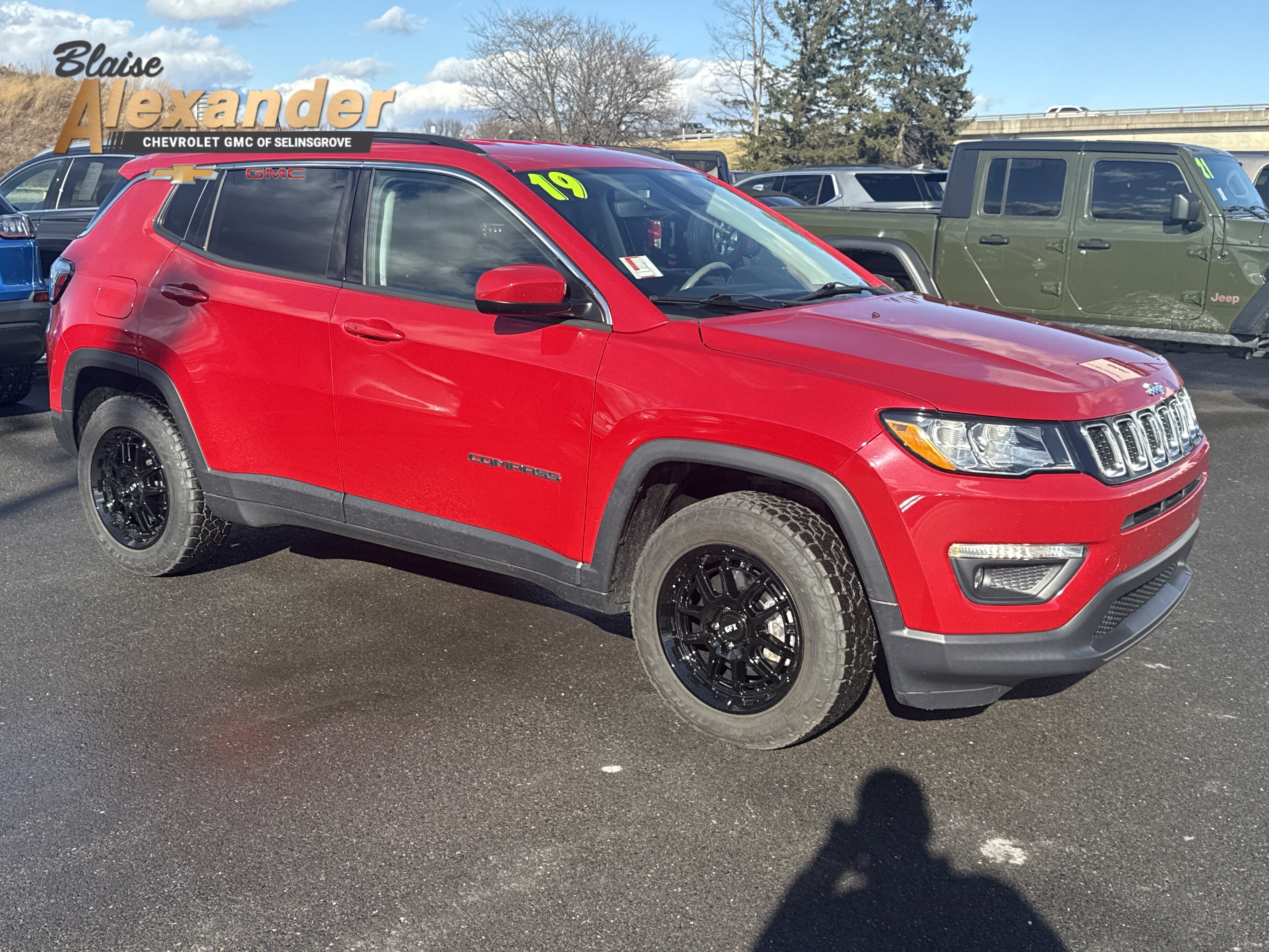 Used 2019 Jeep Compass Latitude video 1