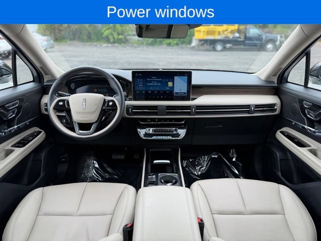 Used 2025 Lincoln Corsair Reserve AWD/4WD image 24