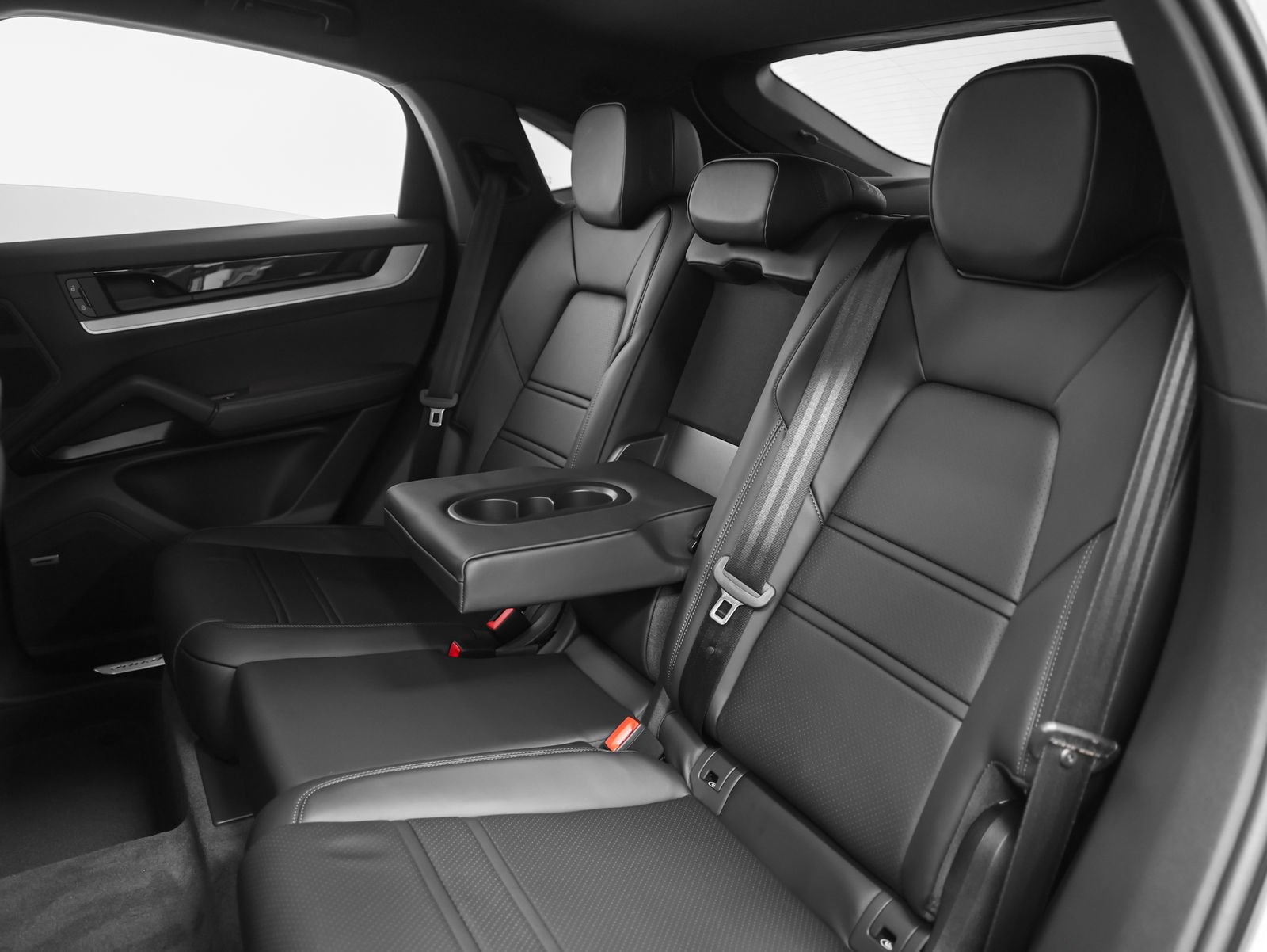 New 2026 Porsche Cayenne Coupe AWD/4WD image 39