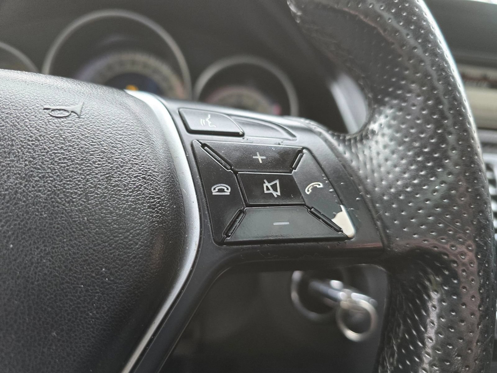 Used 2014 Mercedes-Benz E 350 Sedan image 23