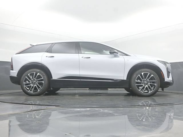 New 2026 Cadillac Optiq Sport 1 w/ LPO, Floor Liner Package AWD/4WD image 53
