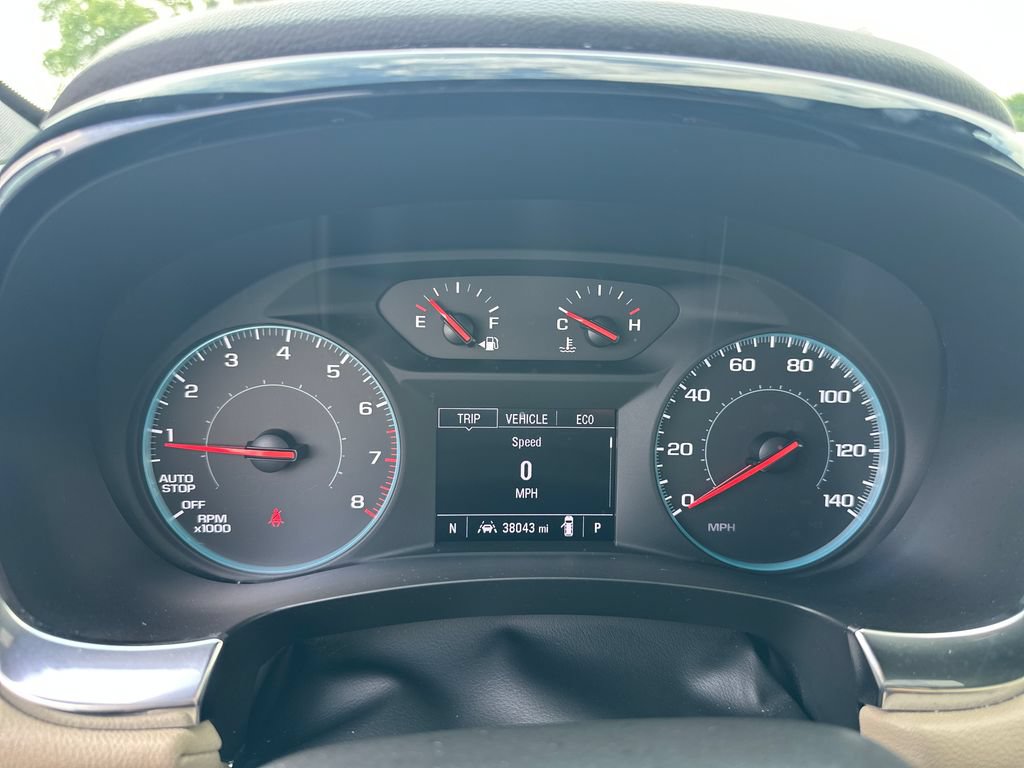 Used 2023 Chevrolet Traverse LS FWD image 18