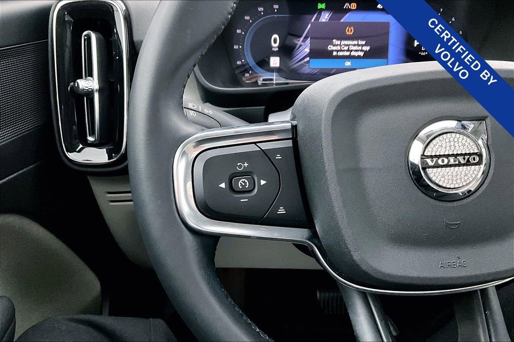 Used 2023 Volvo XC40 B5 Plus w/ Protection Package Premier image 27