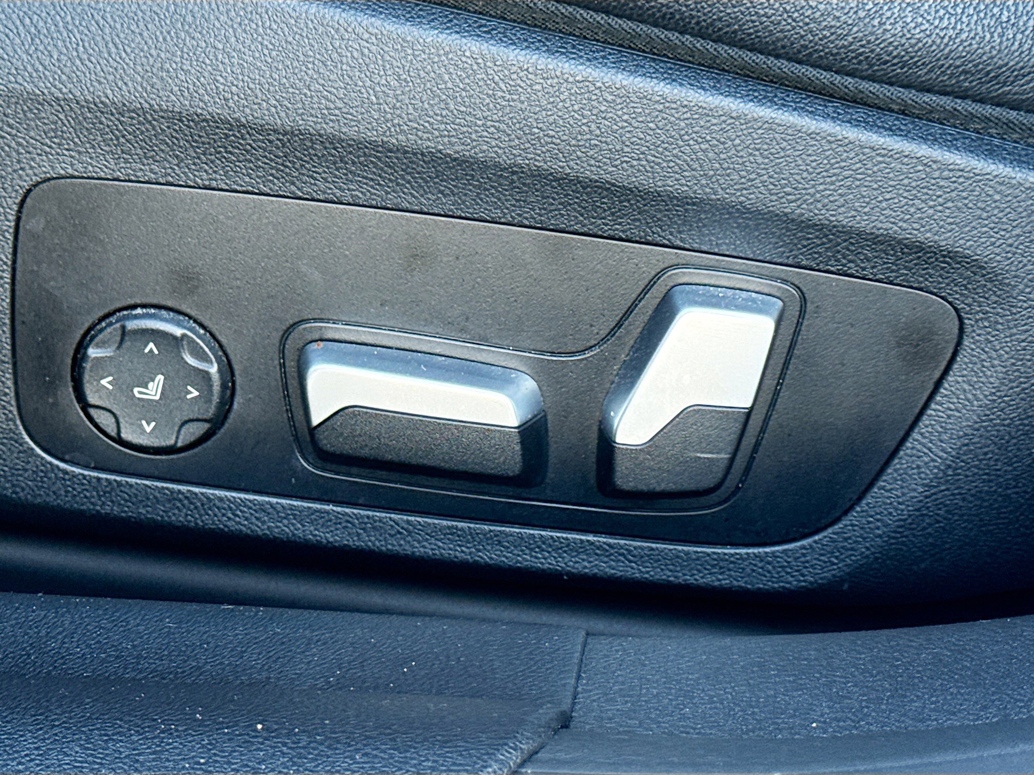 Used 2023 BMW i4 eDrive35 image 24